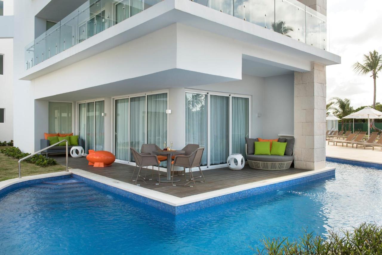 Nickelodeon Hotels & Resorts Punta Cana Eksteriør bilde A swim-out suite at the Hard Rock Hotel in Cancun, Mexico
