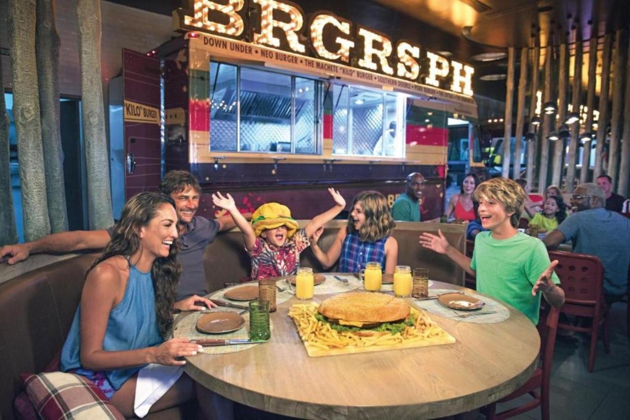 Nickelodeon Hotels & Resorts Punta Cana Eksteriør bilde Burger King restaurant