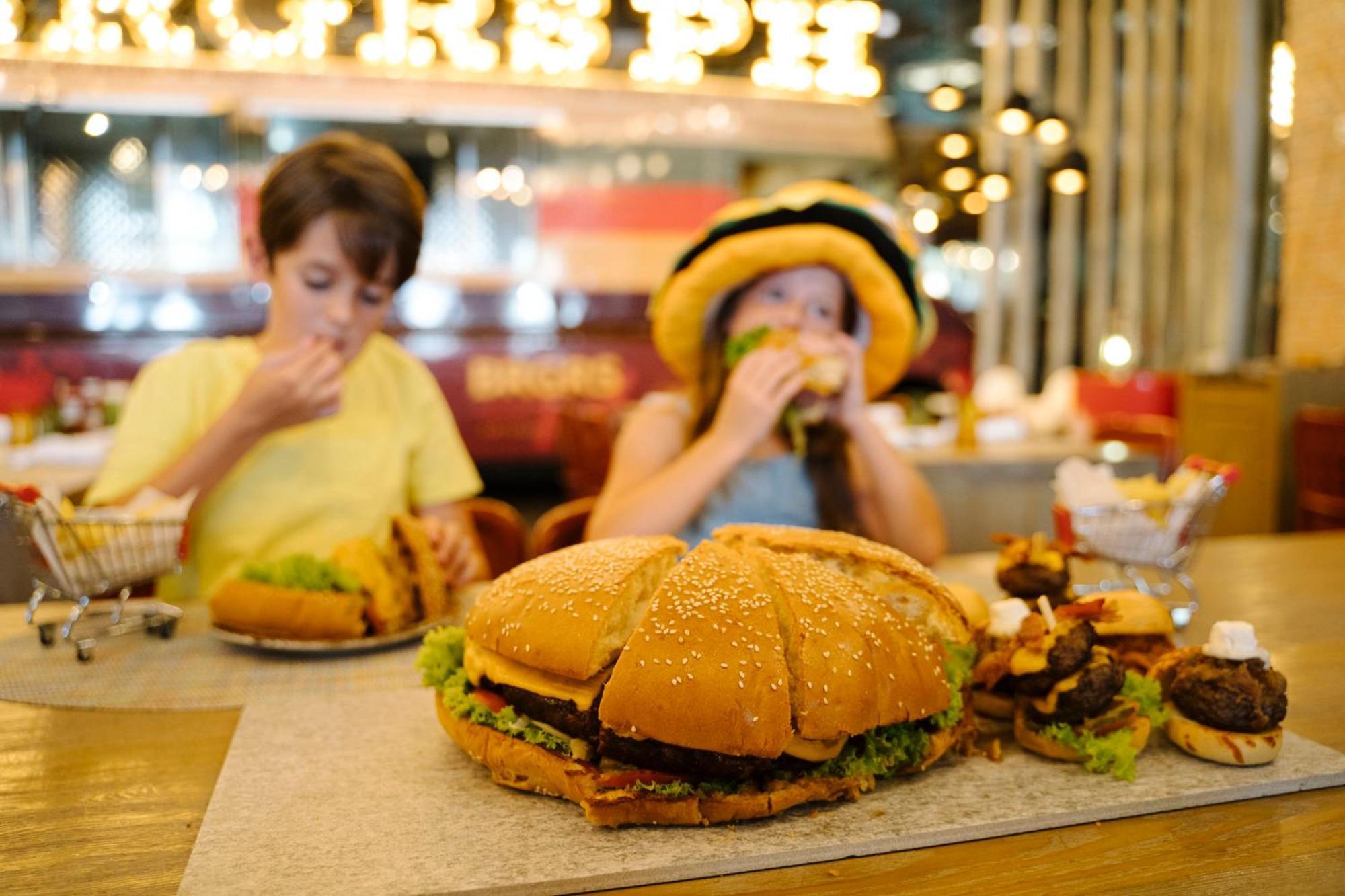 Nickelodeon Hotels & Resorts Punta Cana Eksteriør bilde A hamburger